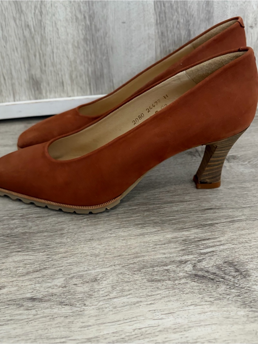 Blushes Pointed Toe High Heel Pumps Womens 8 brown Made In Spain Lug Sole